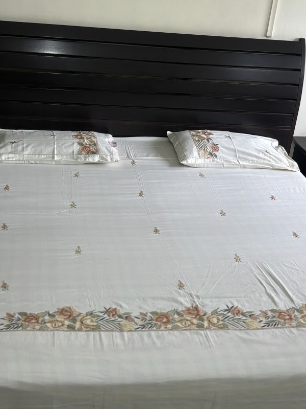 Embroidered bedcover/bedsheet